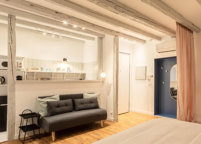 Piazza Unita D\'Italia - Jr Suite Con Ac - Wi Fi - Park Convenzionato